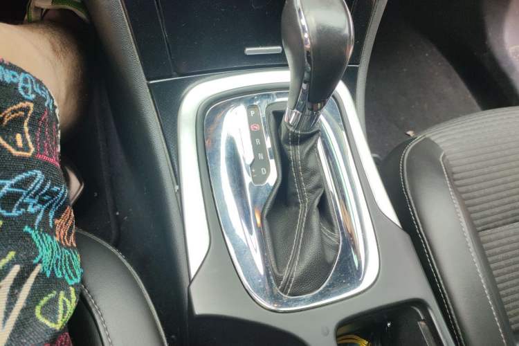 Used Buick Regal 2015 1.6T Leading Technology Model Gear Lever