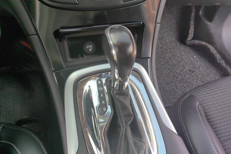Used Buick Regal 2015 1.6T Leading Technology Model Gear Lever