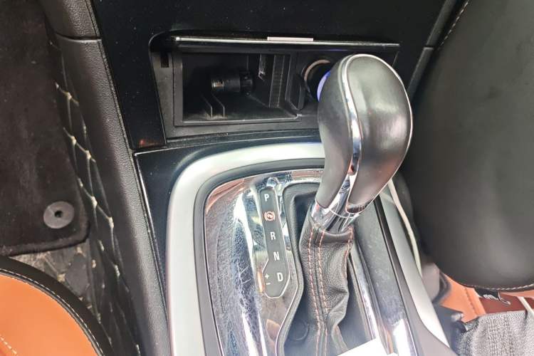 Used Buick Regal 2015 1.6T Elite Tech Model Gear Lever