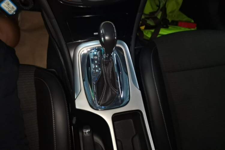 Used Buick Regal 2015 1.6T Leading Technology Model Gear Lever