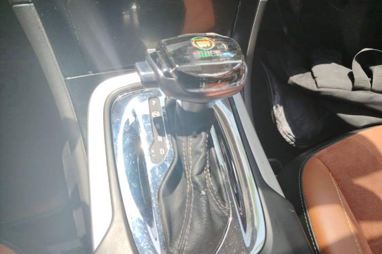 Used Buick Regal 2015 1.6T Elite Tech Model Gear Lever