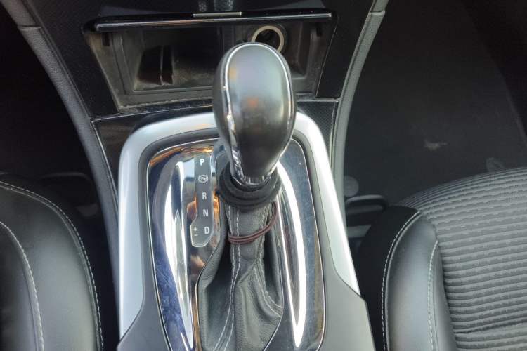 Used Buick Regal 2015 1.6T Leading Technology Model Gear Lever