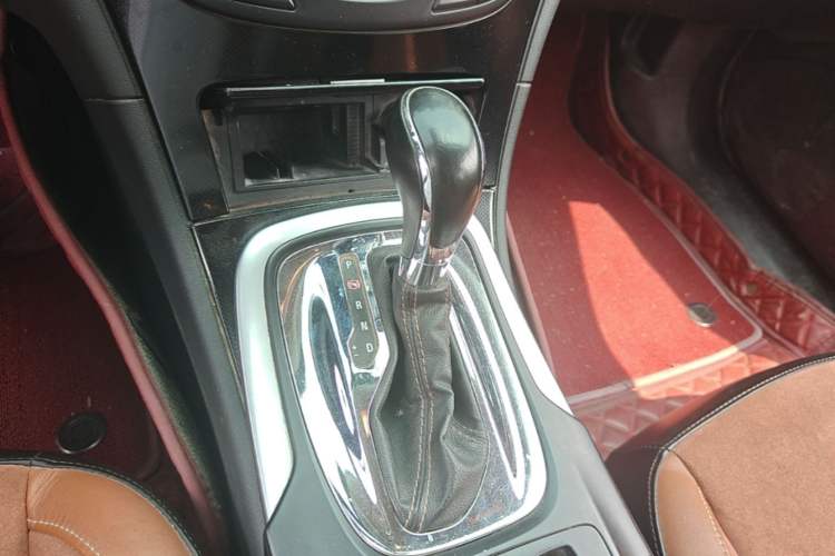 Used Buick Regal 2015 1.6T Elite Tech Model Gear Lever