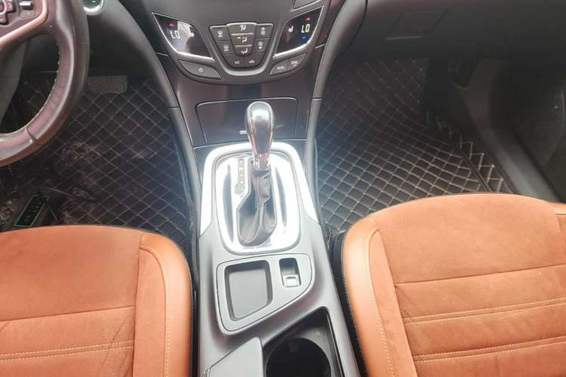 Used Buick Regal 2015 1.6T Elite Tech Model Gear Lever