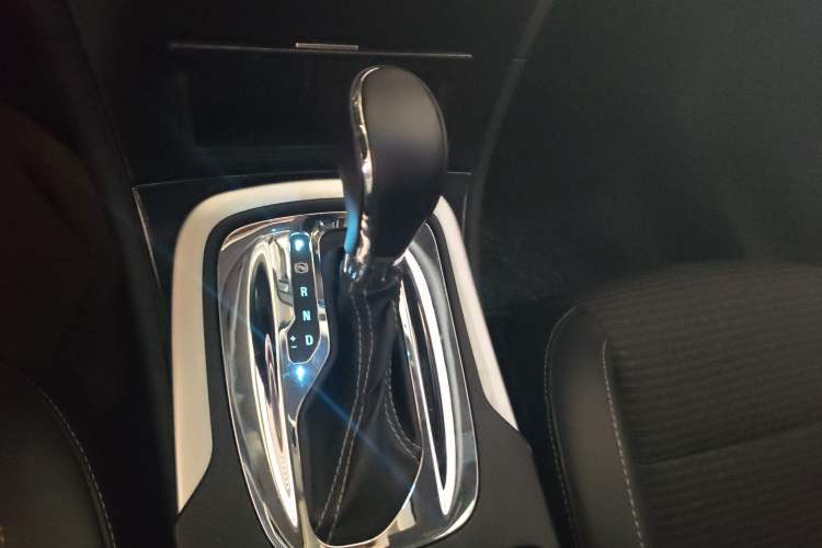 Used Buick Regal 2015 1.6T Leading Technology Model Gear Lever