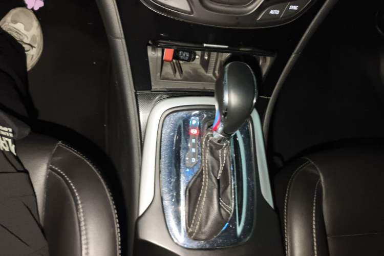 Used Buick Regal 2015 1.6T Fashion Tech Model Gear Lever