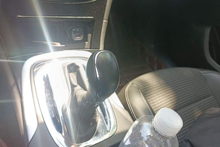 Used Buick Regal 2015 1.6T Leading Technology Model Gear Lever