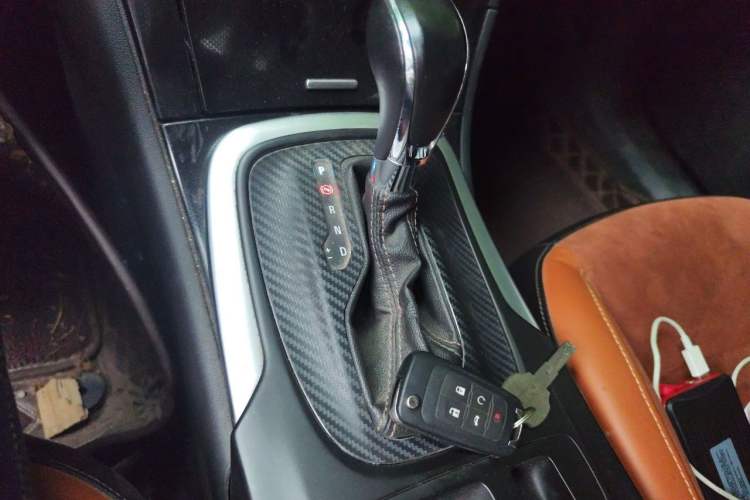 Used Buick Regal 2015 1.6T Elite Tech Model Gear Lever