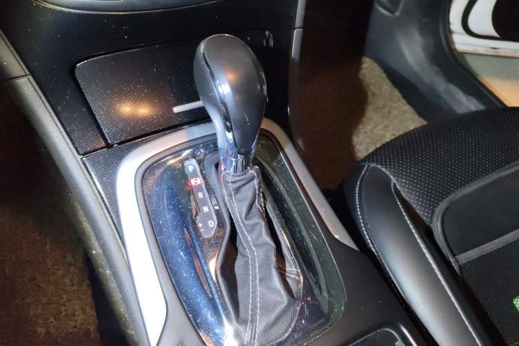 Used Buick Regal 2015 1.6T Fashion Tech Model Gear Lever