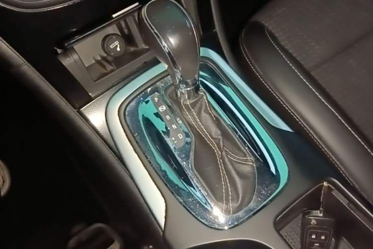 Used Buick Regal 2015 1.6T Leading Technology Model Gear Lever