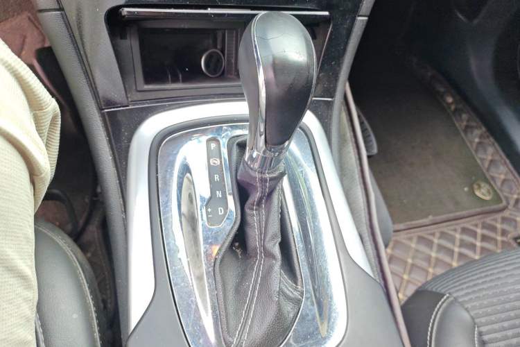 Used Buick Regal 2015 1.6T Leading Technology Model Gear Lever