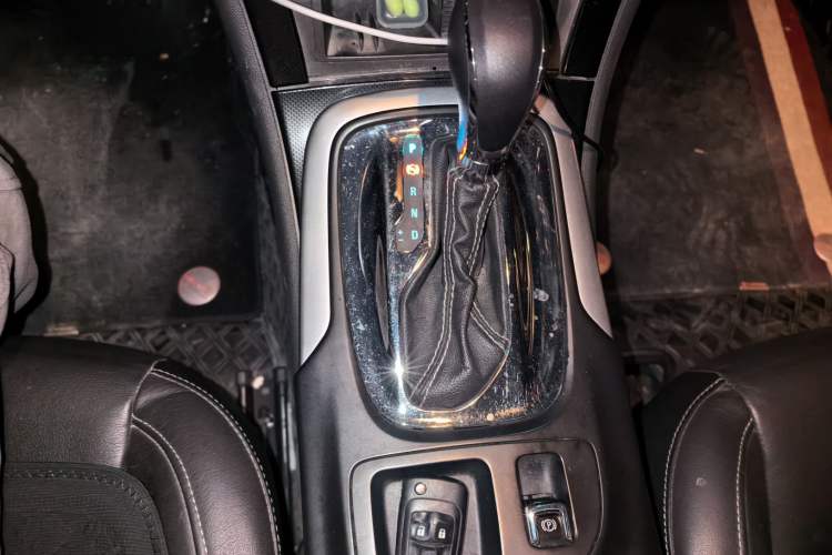 Used Buick Regal 2015 1.6T Elite Tech Model Gear Lever