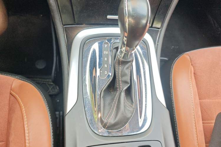 Used Buick Regal 2015 1.6T Elite Tech Model Gear Lever