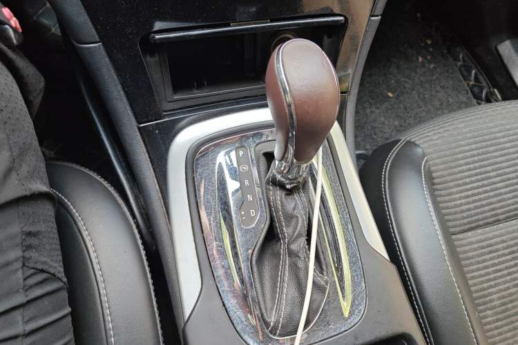 Used Buick Regal 2015 1.6T Leading Technology Model Gear Lever