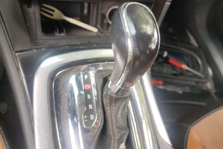 Used Buick Regal 2015 1.6T Elite Tech Model Gear Lever