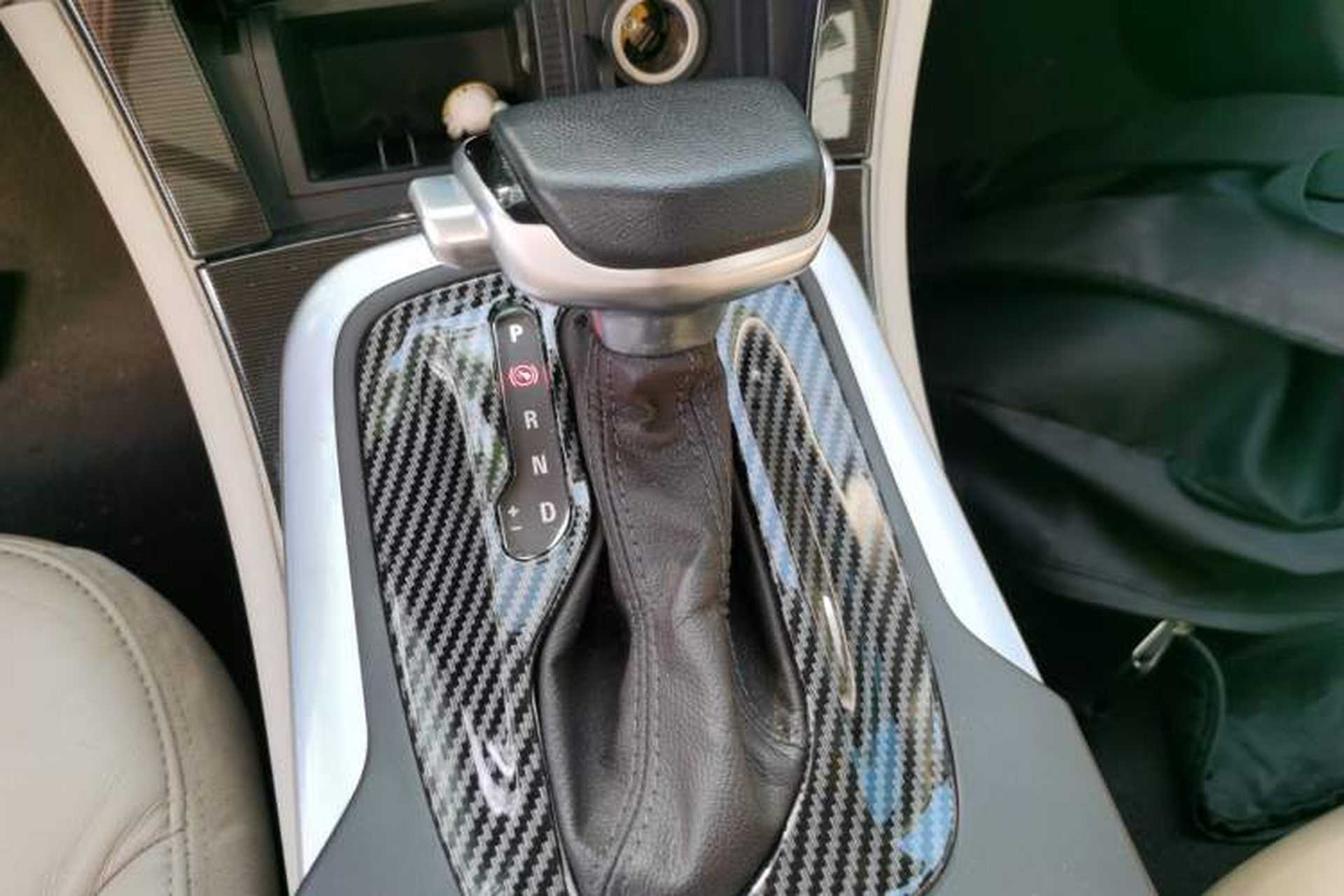 Used Buick Regal 2015 2.0L Leading Fashion Edition Gear Lever