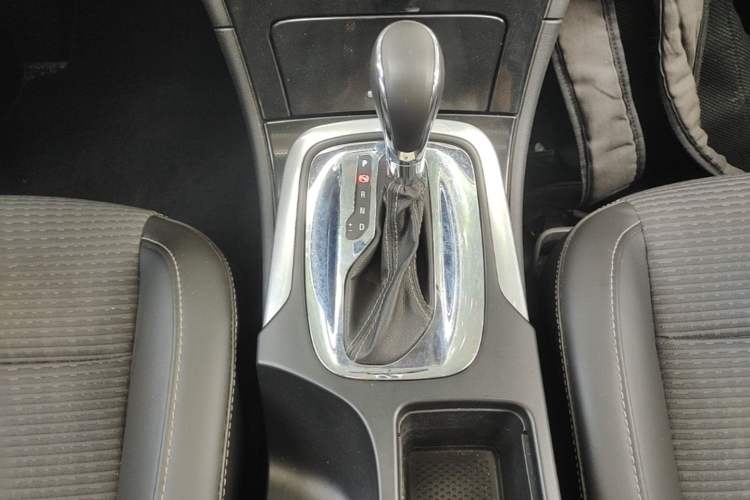 Used Buick Regal 2015 1.6T Leading Technology Model Gear Lever