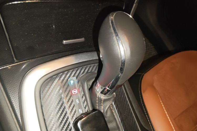 Used Buick Regal 2015 1.6T Elite Tech Model Gear Lever