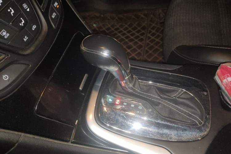 Used Buick Regal 2015 1.6T Leading Technology Model Gear Lever