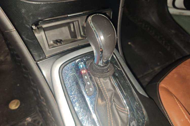 Used Buick Regal 2015 GS 2.0T Grand Sport Edition Gear Lever