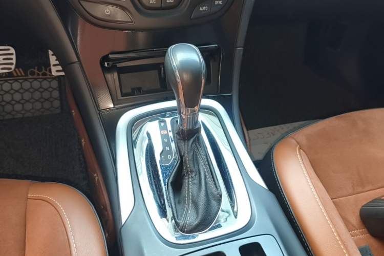 Used Buick Regal 2015 1.6T Elite Tech Model Gear Lever
