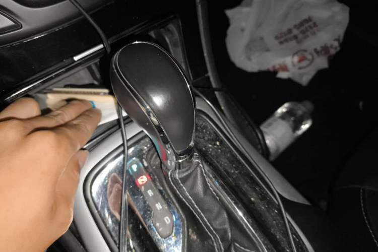 Used Buick Regal 2015 1.6T Elite Tech Model Gear Lever