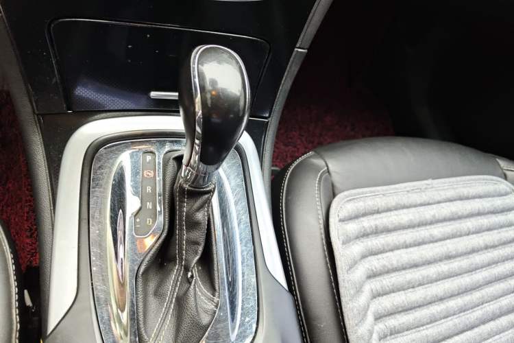 Used Buick Regal 2015 1.6T Elite Tech Model Gear Lever