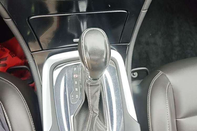 Used Buick Regal 2015 1.6T Leading Technology Model Gear Lever