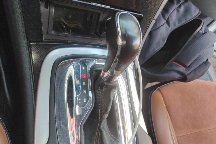 Used Buick Regal 2015 1.6T Elite Tech Model Gear Lever
