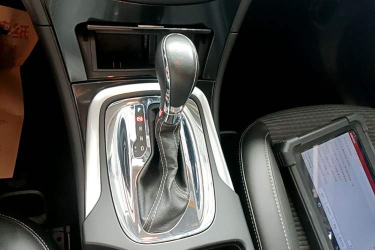 Used Buick Regal 2015 1.6T Leading Technology Model Gear Lever