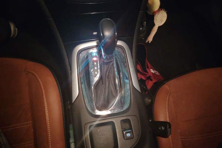 Used Buick Regal 2015 1.6T Elite Tech Model Gear Lever