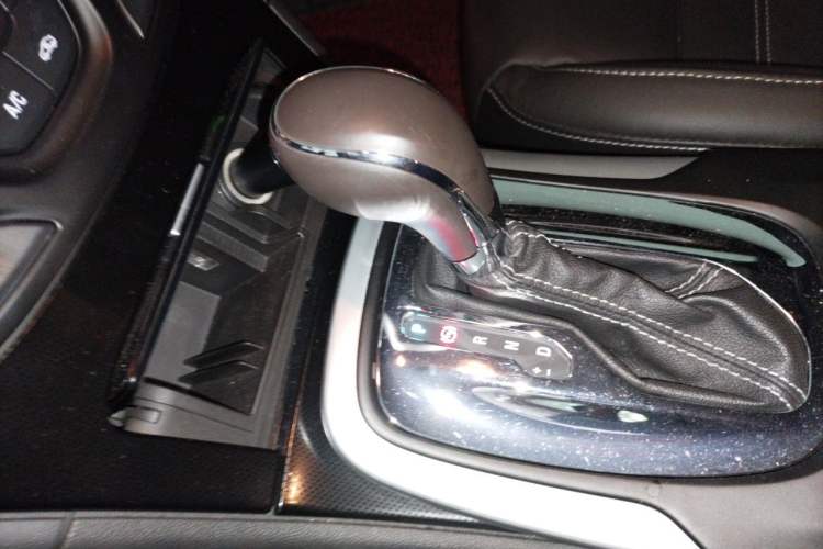 Used Buick Regal 2015 1.6T Elite Tech Model Gear Lever