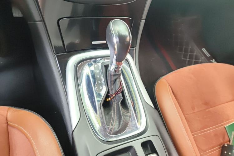 Used Buick Regal 2015 1.6T Elite Tech Model Gear Lever