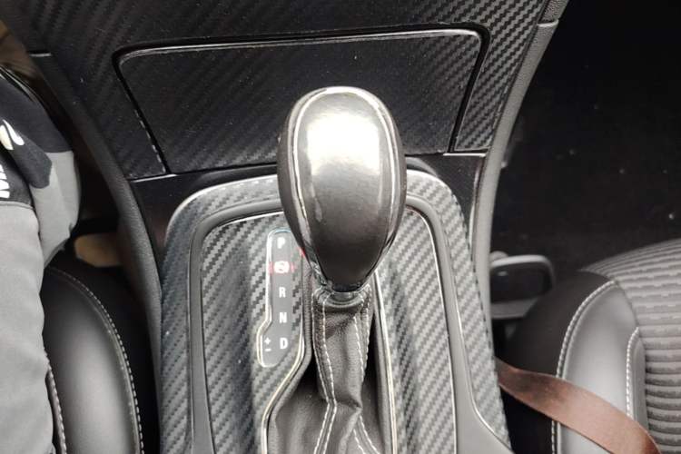 Used Buick Regal 2015 1.6T Leading Technology Model Gear Lever