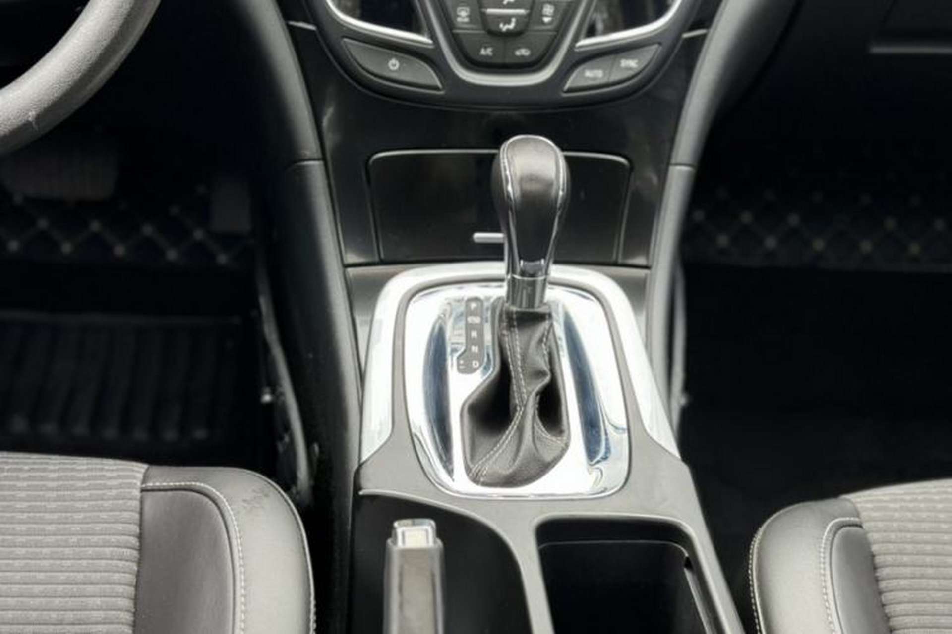 Used Buick Regal 2015 1.6T Leading Technology Model Gear Lever