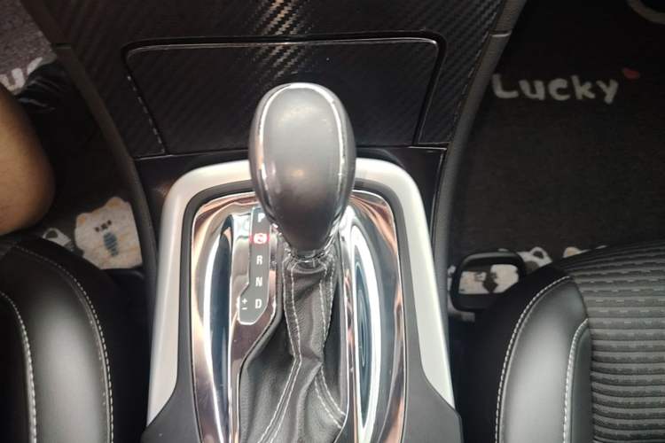 Used Buick Regal 2015 1.6T Leading Technology Model Gear Lever
