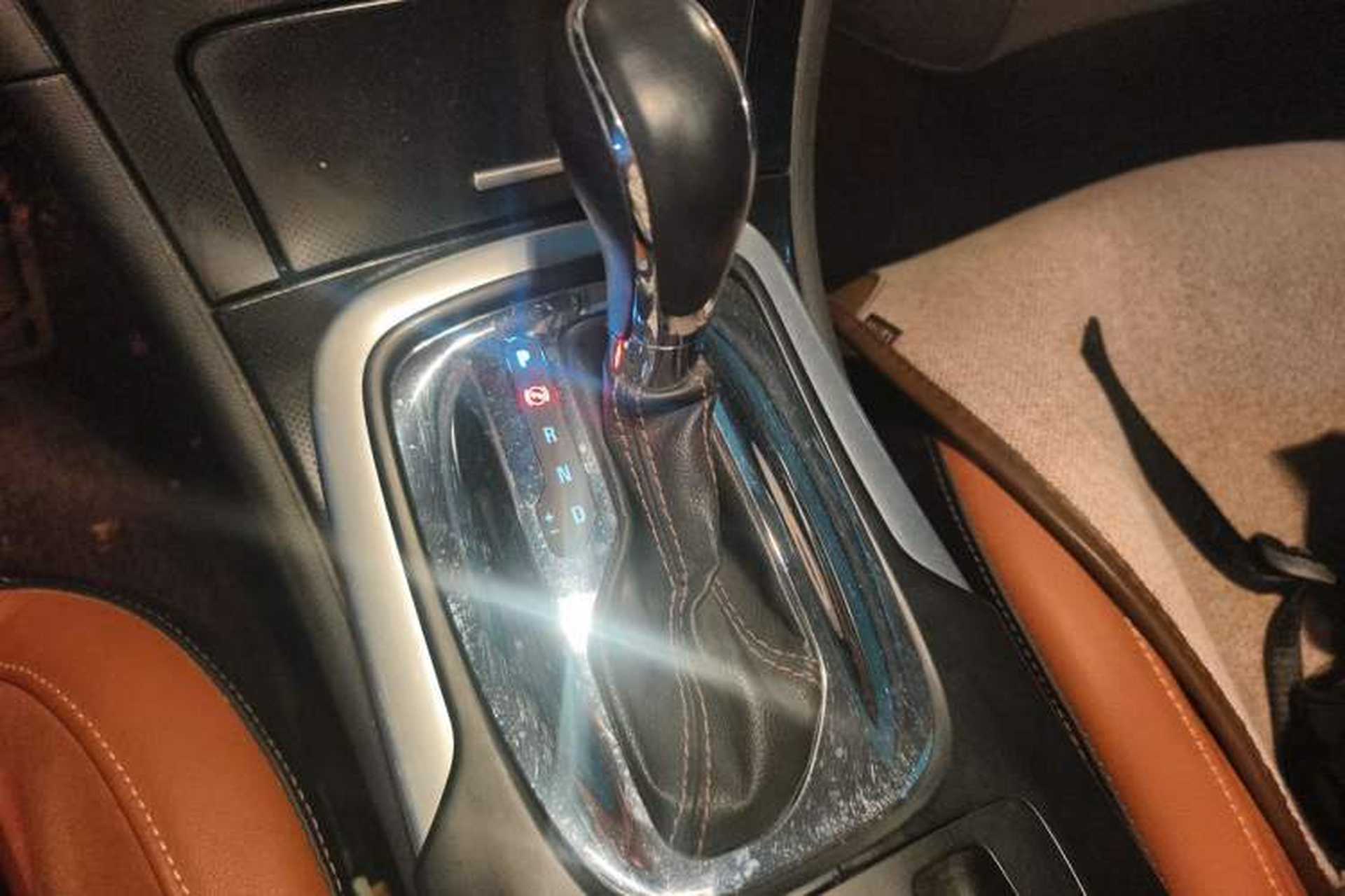 Used Buick Regal 2015 1.6T Elite Tech Model Gear Lever