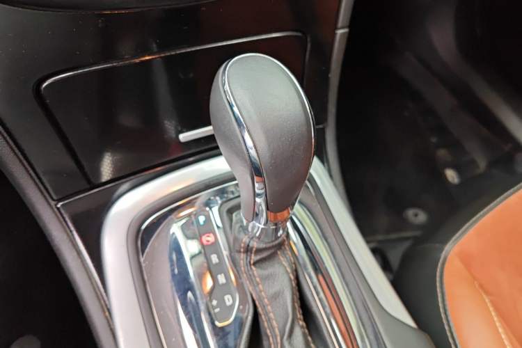 Used Buick Regal 2015 1.6T Elite Tech Model Gear Lever