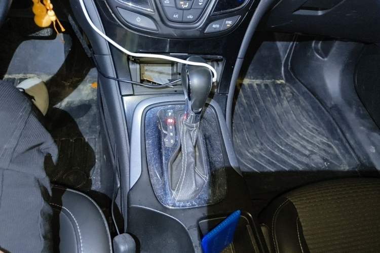 Used Buick Regal 2015 1.6T Leading Technology Model Gear Lever