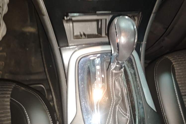 Used Buick Regal 2015 1.6T Leading Technology Model Gear Lever