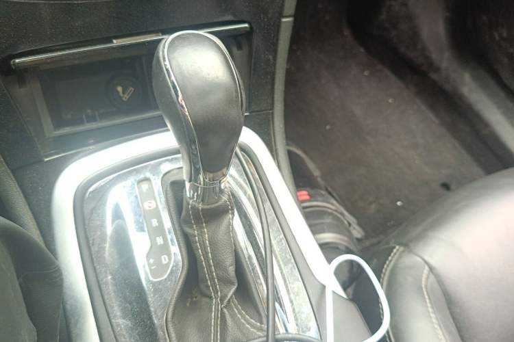 Used Buick Regal 2015 1.6T Fashion Tech Model Gear Lever