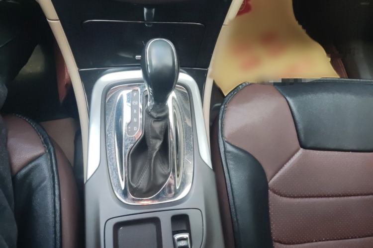 Used Buick Regal 2015 2.0L Elite Fashion Edition Gear Lever