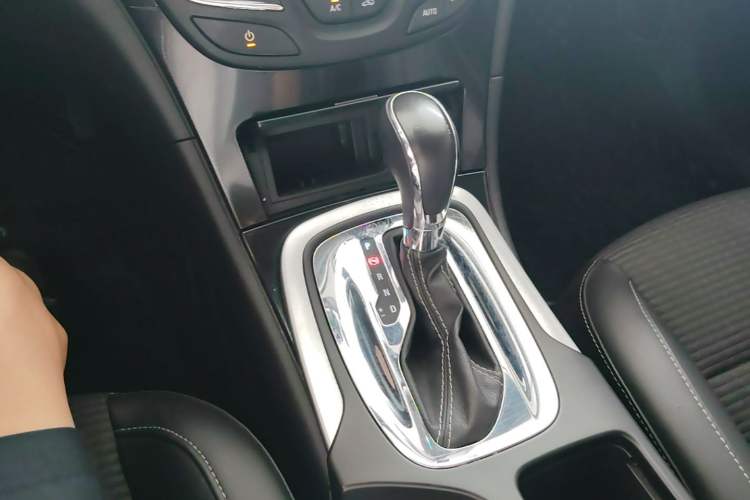 Used Buick Regal 2015 1.6T Leading Technology Model Gear Lever