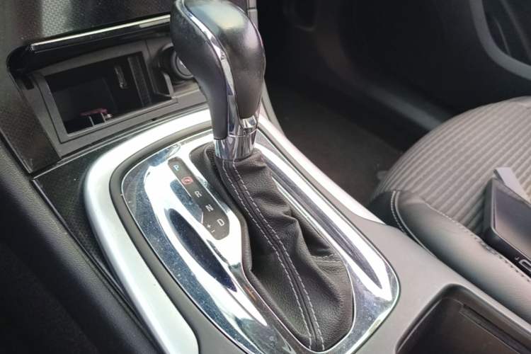 Used Buick Regal 2015 1.6T Leading Technology Model Gear Lever