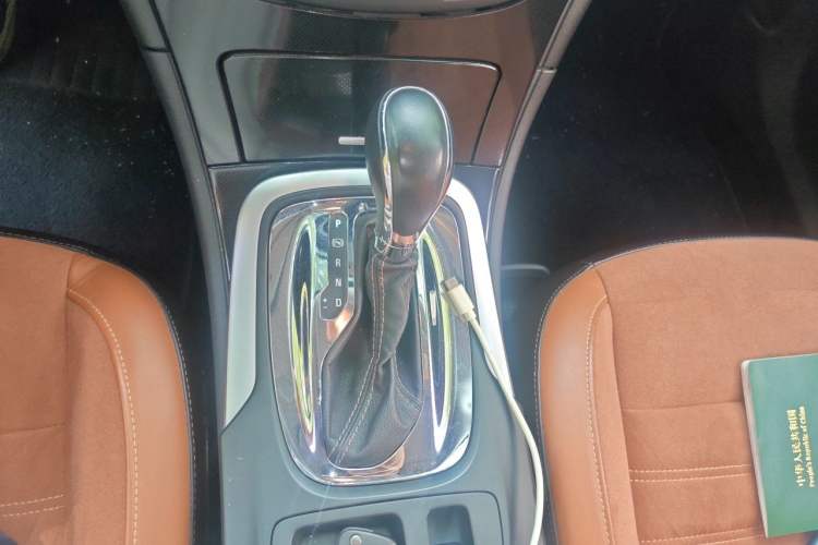 Used Buick Regal 2015 1.6T Elite Tech Model Gear Lever