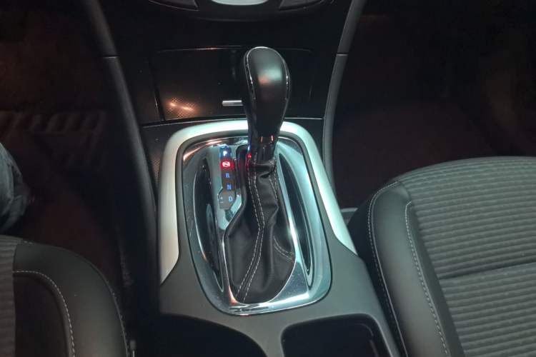Used Buick Regal 2015 1.6T Leading Technology Model Gear Lever