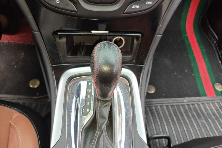Used Buick Regal 2015 1.6T Elite Tech Model Gear Lever