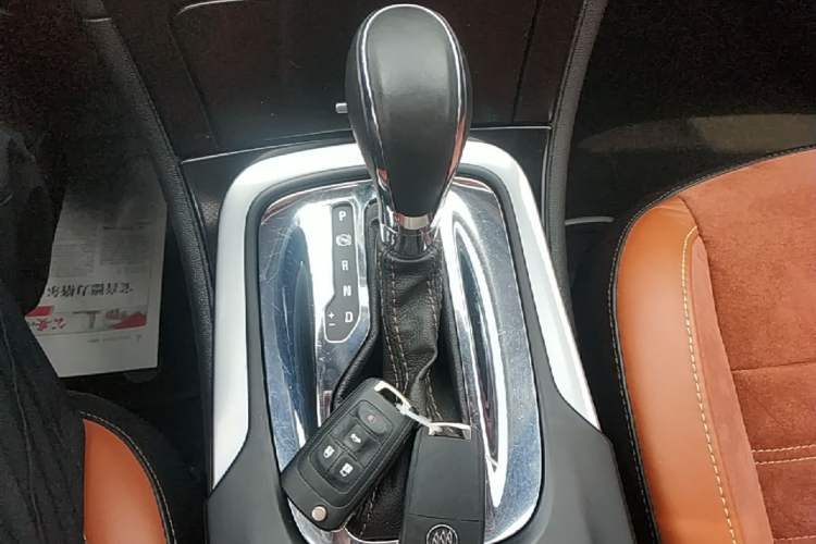Used Buick Regal 2015 1.6T Elite Tech Model Gear Lever