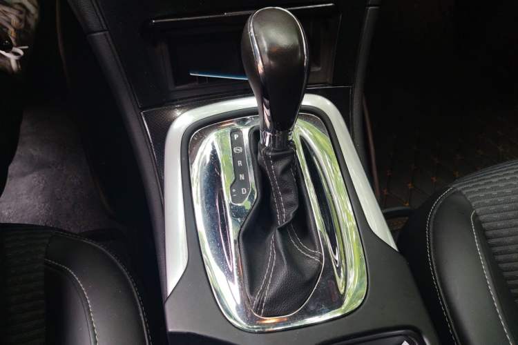 Used Buick Regal 2015 1.6T Leading Technology Model Gear Lever