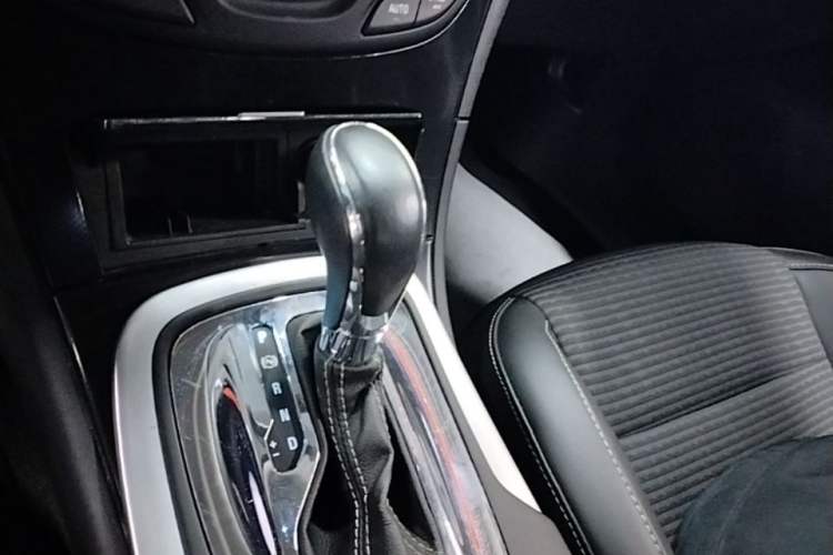 Used Buick Regal 2015 1.6T Leading Technology Model Gear Lever